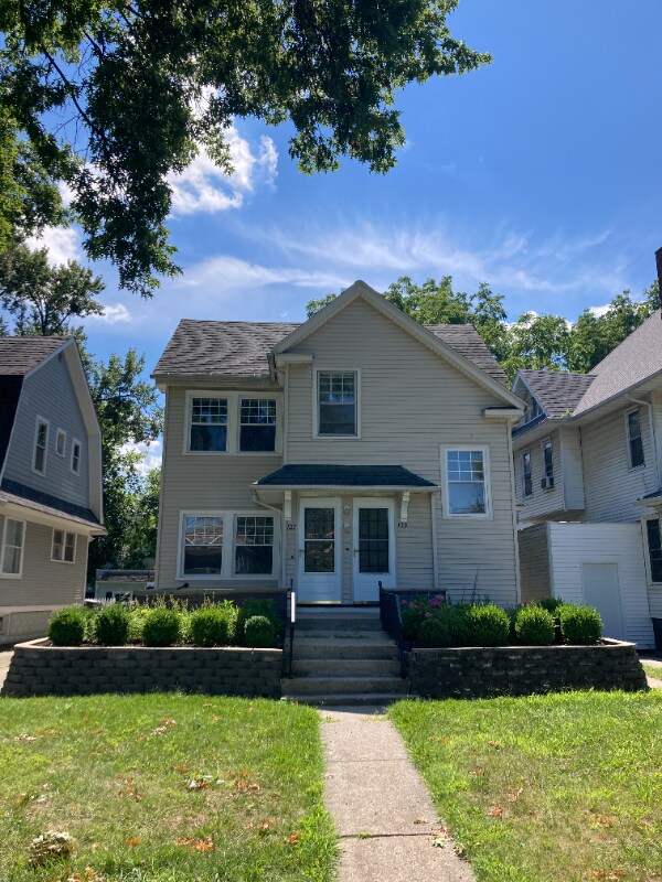 Primary Photo - 129 University Blvd