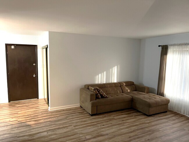 Foto del edificio - 6105 Knoll Valley Dr