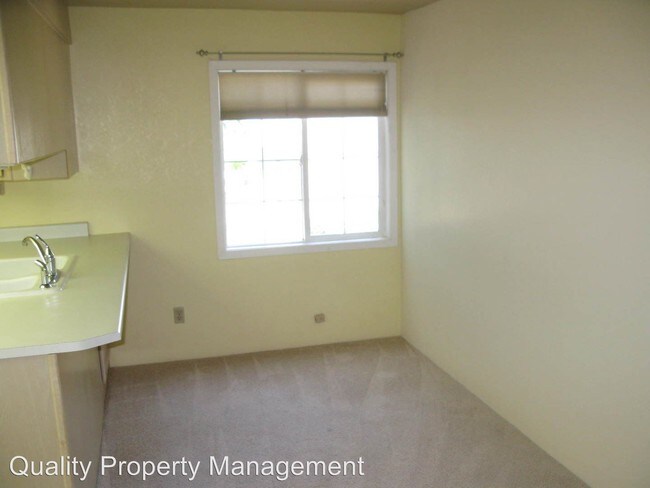 Building Photo - 3 br, 2 bath House - 401 Eastwood Dr.