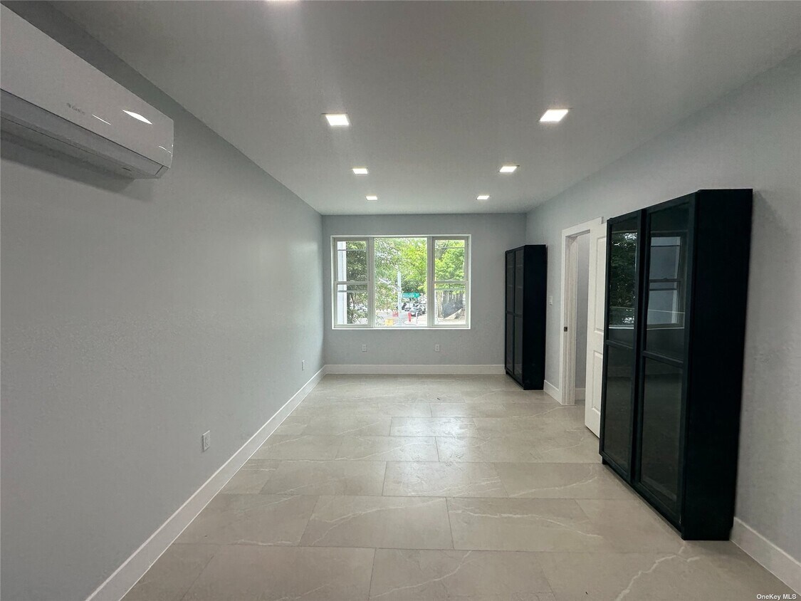 Foto principal - 207-19 Hillside Ave.