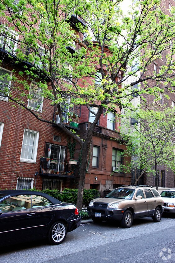 Foto del edificio - 307 W 83rd St