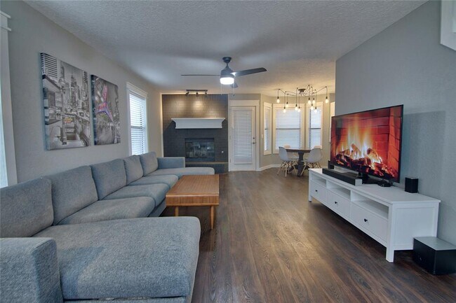Foto del edificio - 2924 Canyon Oaks Ct