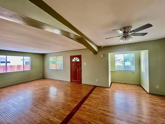 Foto del edificio - Beautiful 3 Bed Home For Rent!