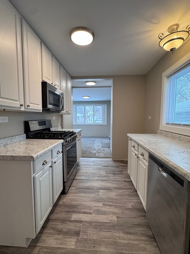 Foto del edificio - 14240 Linder Ave