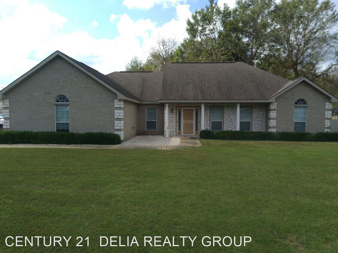 Primary Photo - 3 br, 2 bath House - 300 Veterans Lane