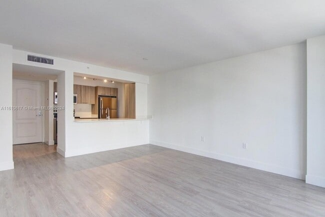 Building Photo - 1756 N Bayshore Dr