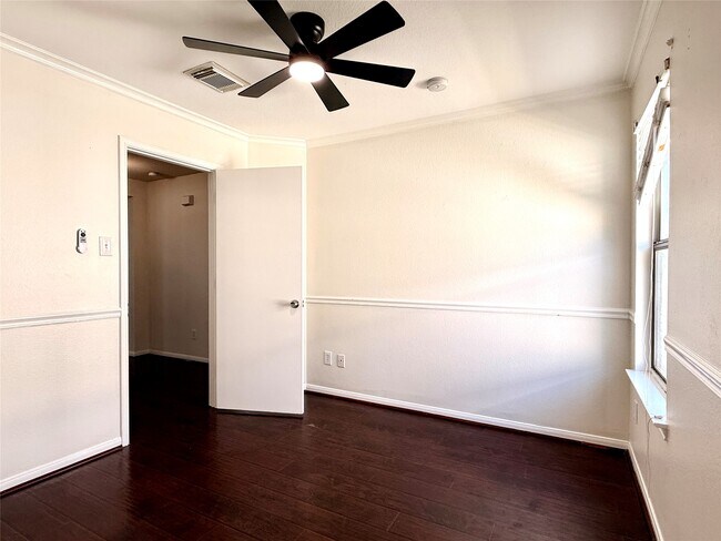 Foto del edificio - 16127 Cole Bridge Ln