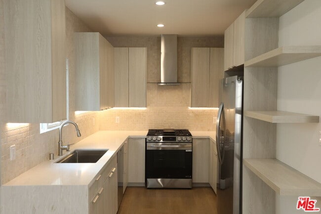 Foto del edificio - 1450 1/2-1450-1/4 S Holt Ave