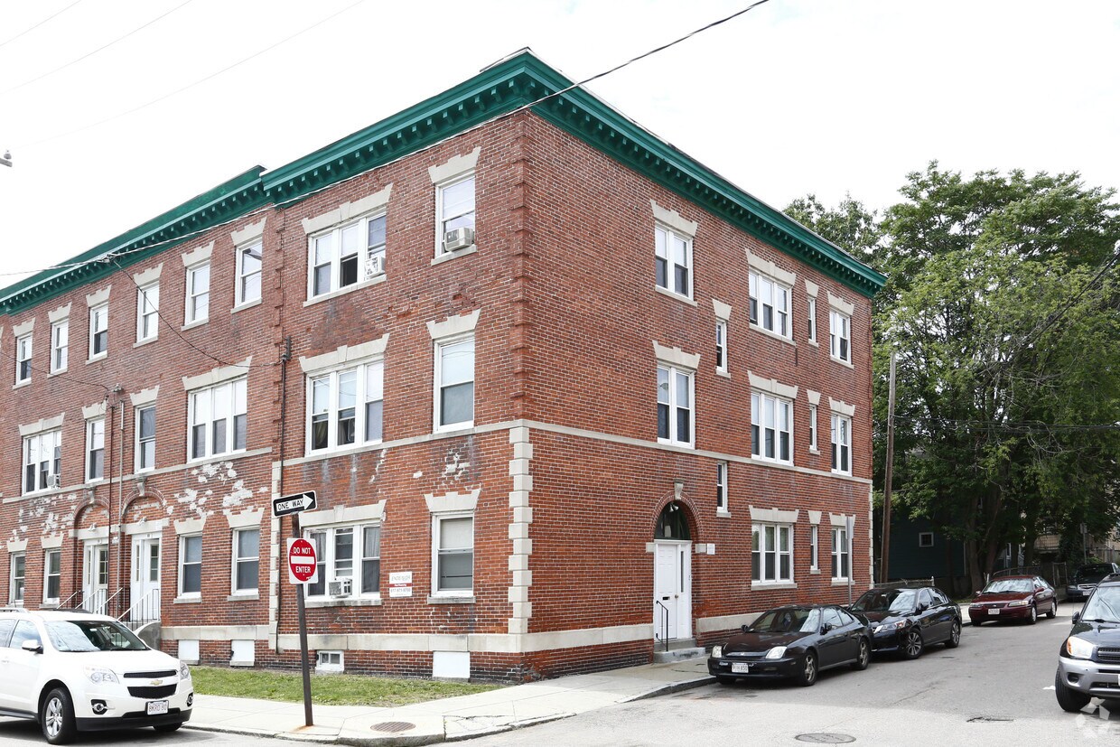 Primary Photo - 2 Miles St