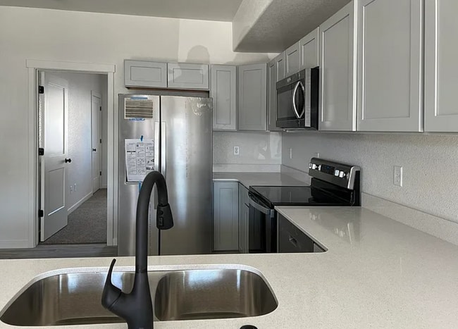 Building Photo - 1500 Carol Ann Wy
