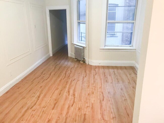 Building Photo - 506 56th St