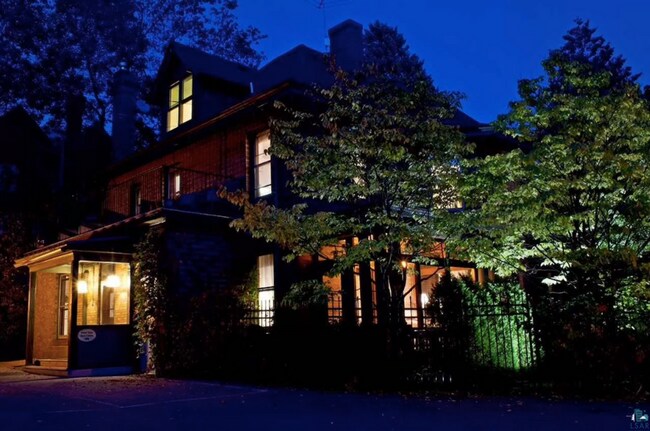 Foto del edificio - AVAILABLE June - Beautiful 1 Bed 1 Bath - ELECTRIC INCLUDED!