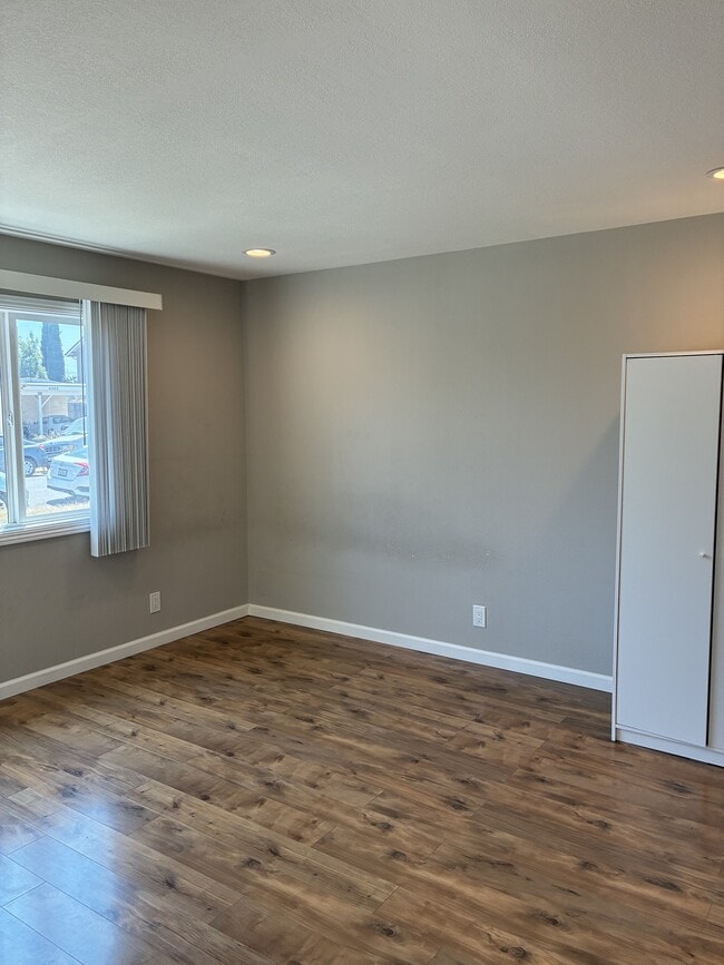 Foto del edificio - 4069 Glenwood St