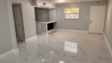 Building Photo - 9150 NW 38th Dr