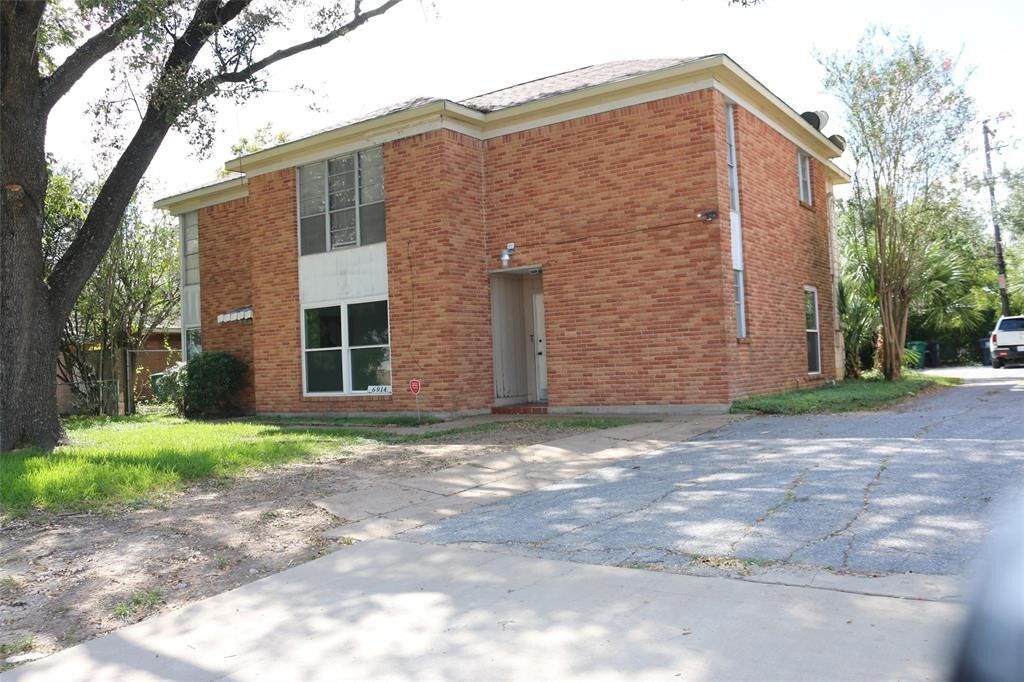 6914 Fondren Rd, Houston, TX 77036 House for Rent in Houston, TX