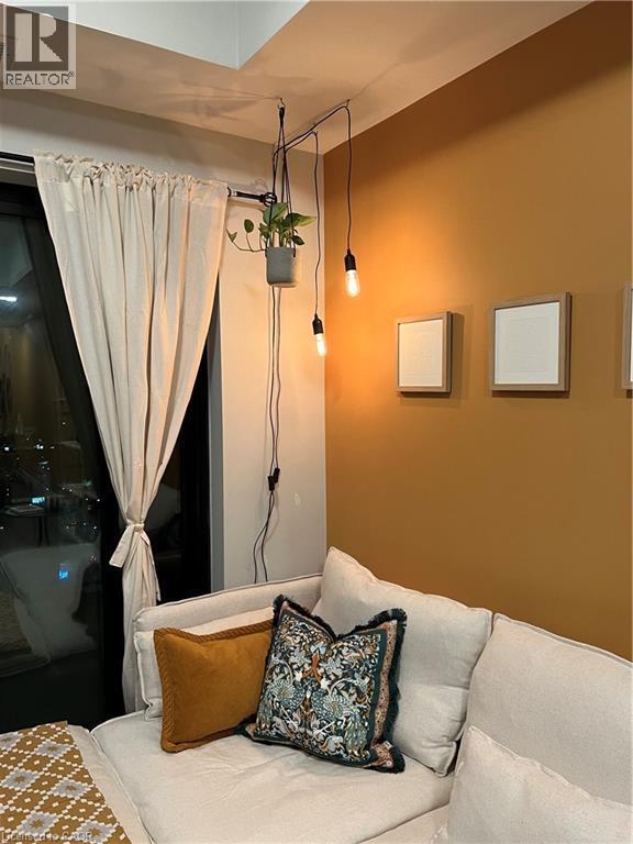 Photo du bâtiment - 15 Queen St S