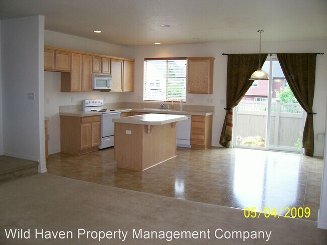 Building Photo - 3 br, 2.5 bath House - 3628 Oak Grove St.