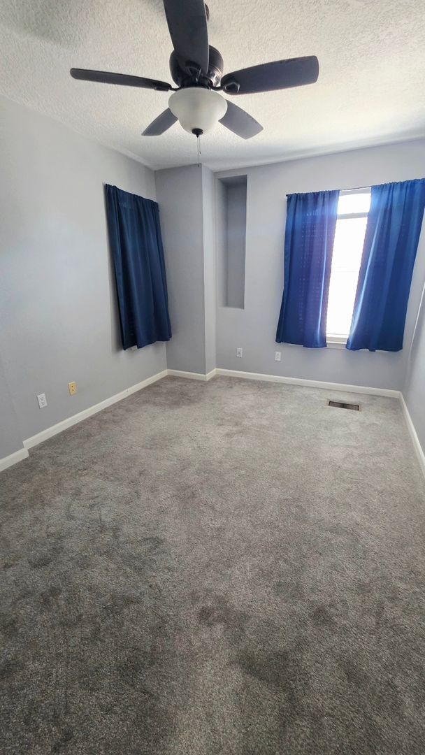 Foto del edificio - Spacious Northeast Heights Townhome for Rent!