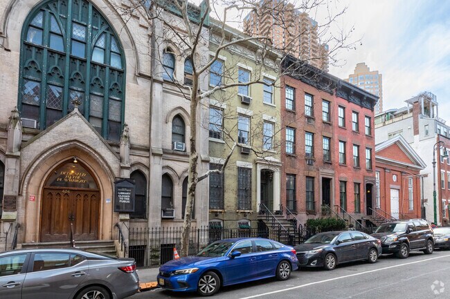 Foto del edificio - 426 W 44th St