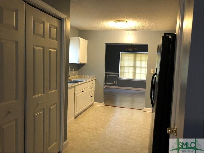 Foto del edificio - 7342 Leghorn St