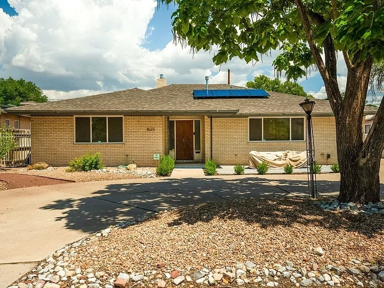 Primary Photo - 1623 San Patricio Ave SW