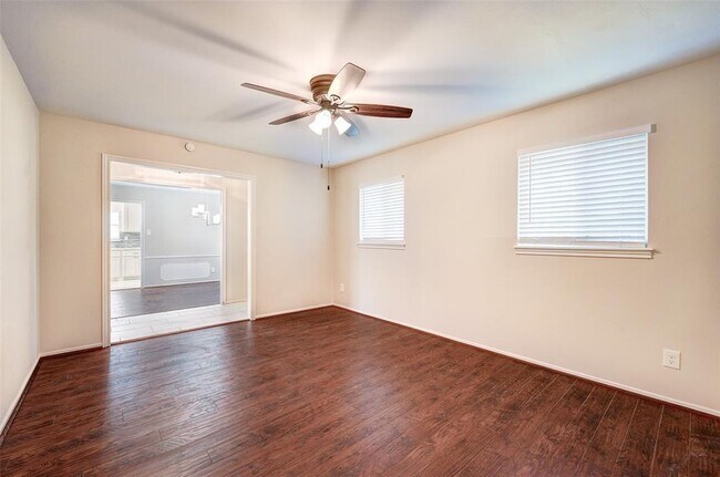 Foto del edificio - 10607 Wickersham Ln