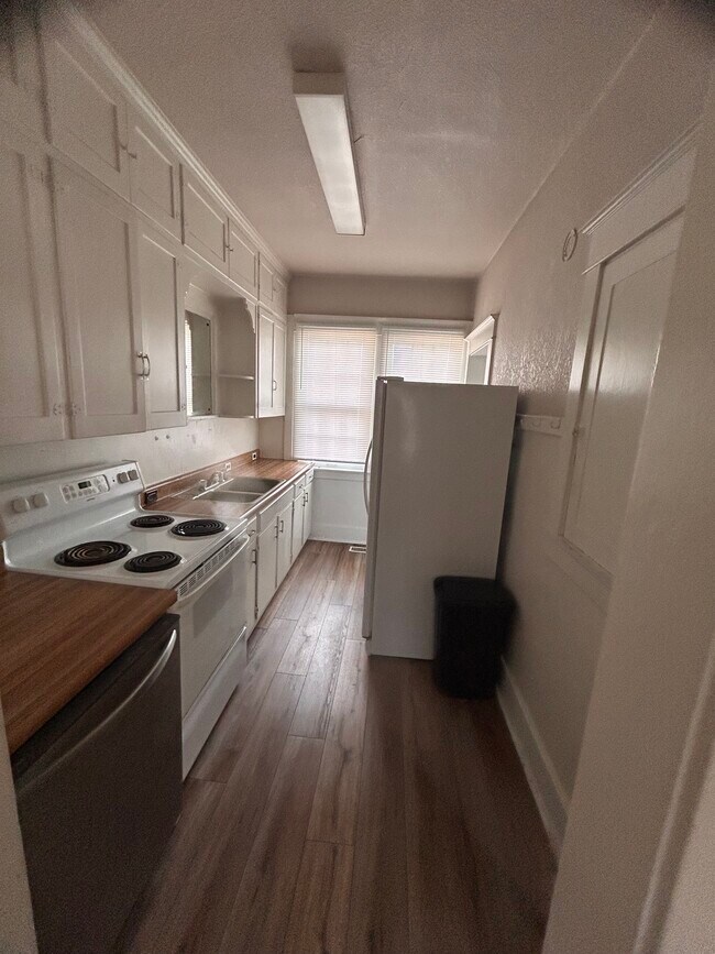 Foto del edificio - 225 W 21st St