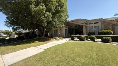 Building Photo - 9404 High Oak Dr