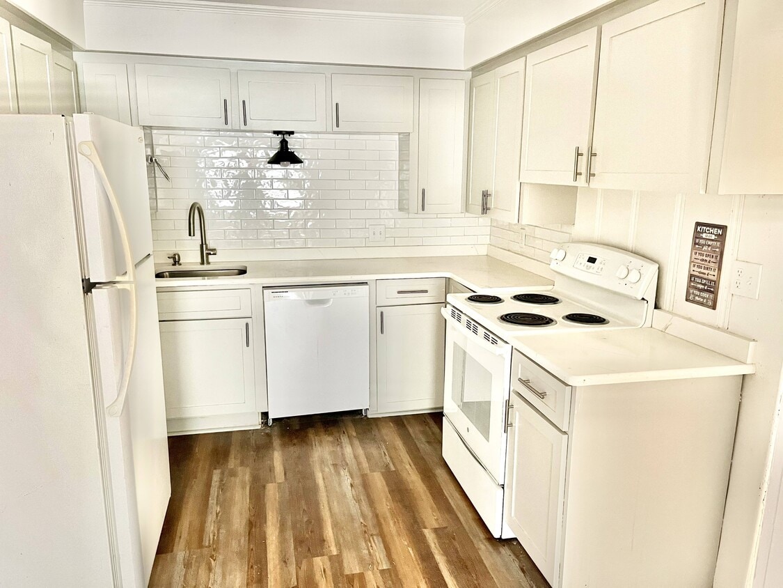 Foto principal - 4065 Capital Heights Ave