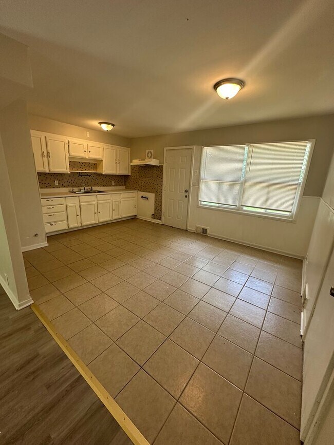 Foto del edificio - 4 Bed 1 Bath
