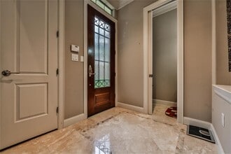 Building Photo - 1005 Memorial Village Dr