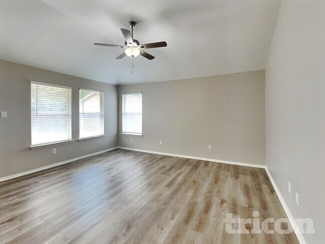 Foto del edificio - 1602 Canary Island Ct