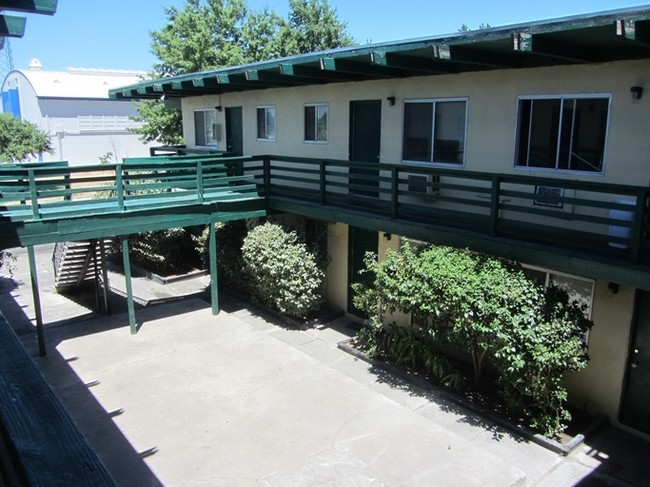Building Photo - 500 Las Palmas Ave