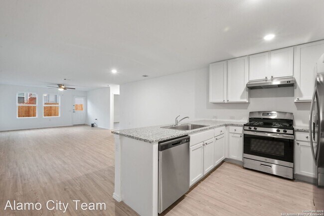 Building Photo - 4 br, 2 bath House - 10258 Asta Trail
