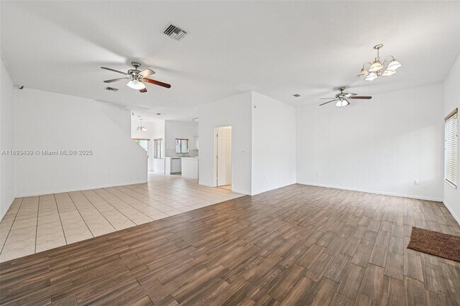Foto del edificio - 2456 SE 19th Ct