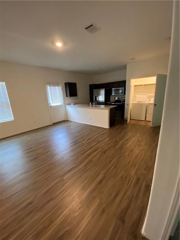 Foto del edificio - 129 Vulcan Dr