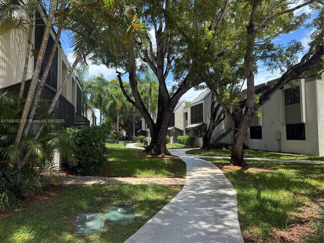 Foto del edificio - 7919 SW 104th St