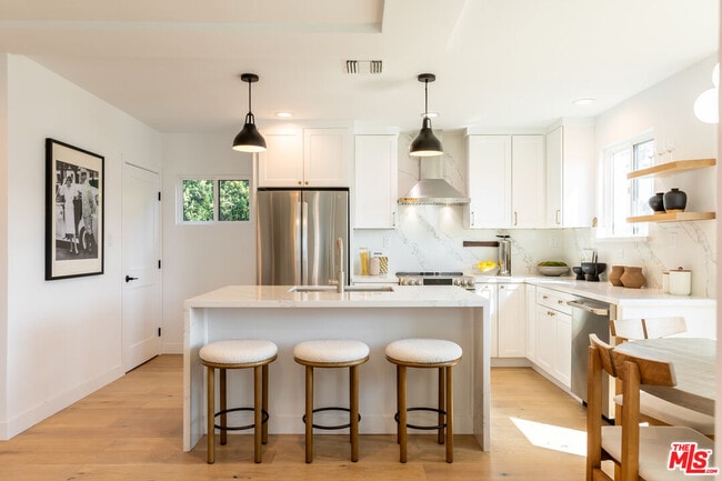 Foto del edificio - 3840 Lyceum Ave