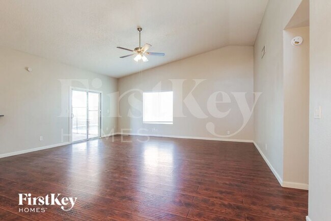 Foto del edificio - 515 E Renee Dr