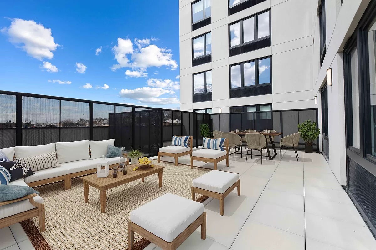 Foto principal - 160-14 Hillside Avenue