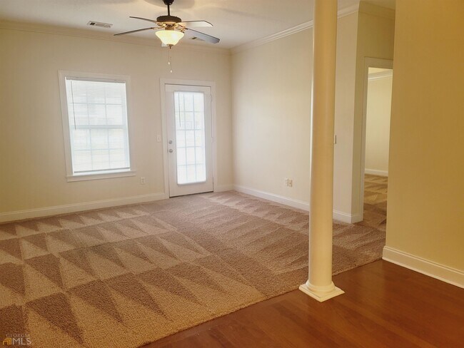 Foto del edificio - 119 Barfield Way