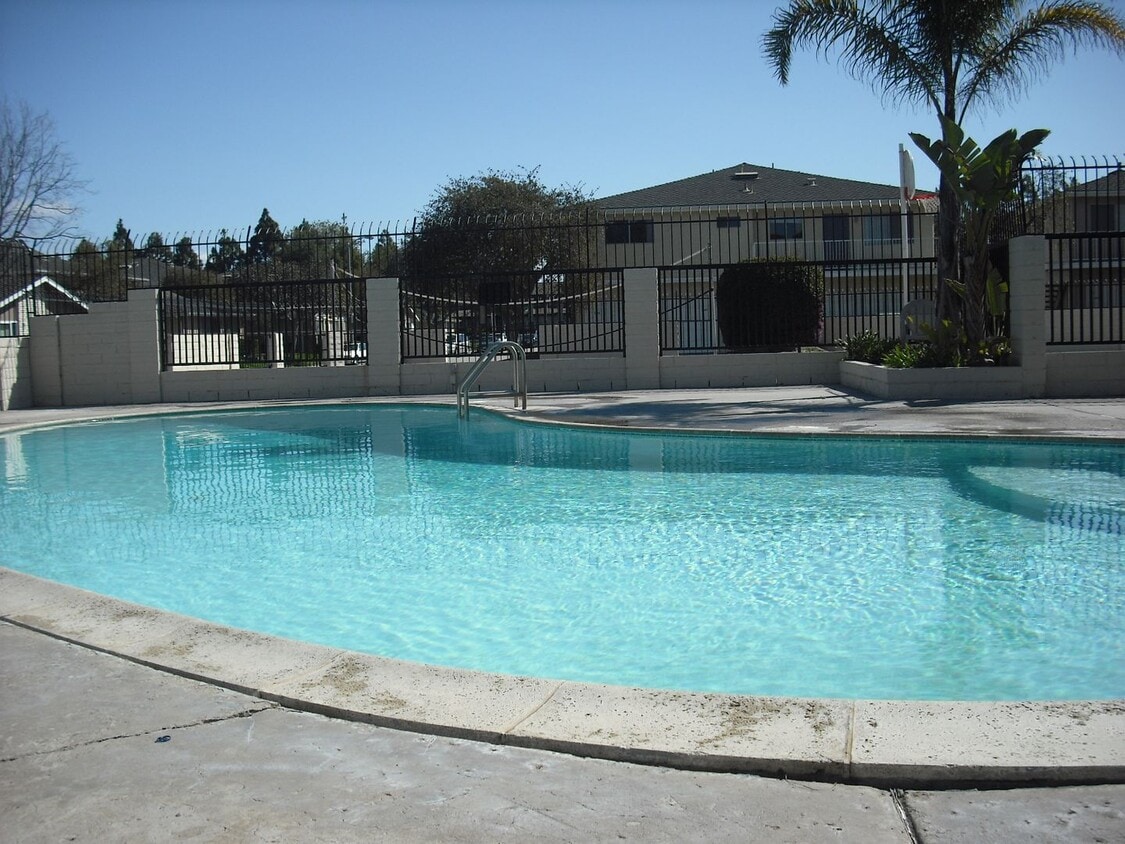 Primary Photo - Must See 2 Br Townhouse with Marina Views