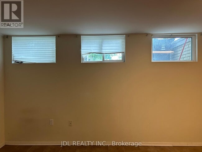 Building Photo - 23 Pineway Blvd