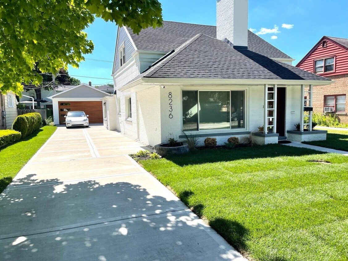 Primary Photo - 8236 Kedvale Ave