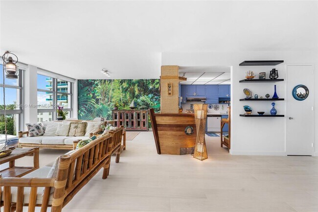 Building Photo - 5055 Collins Ave