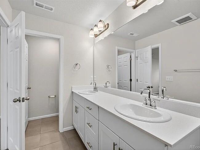 Foto del edificio - 5122 Buckwheat Rd
