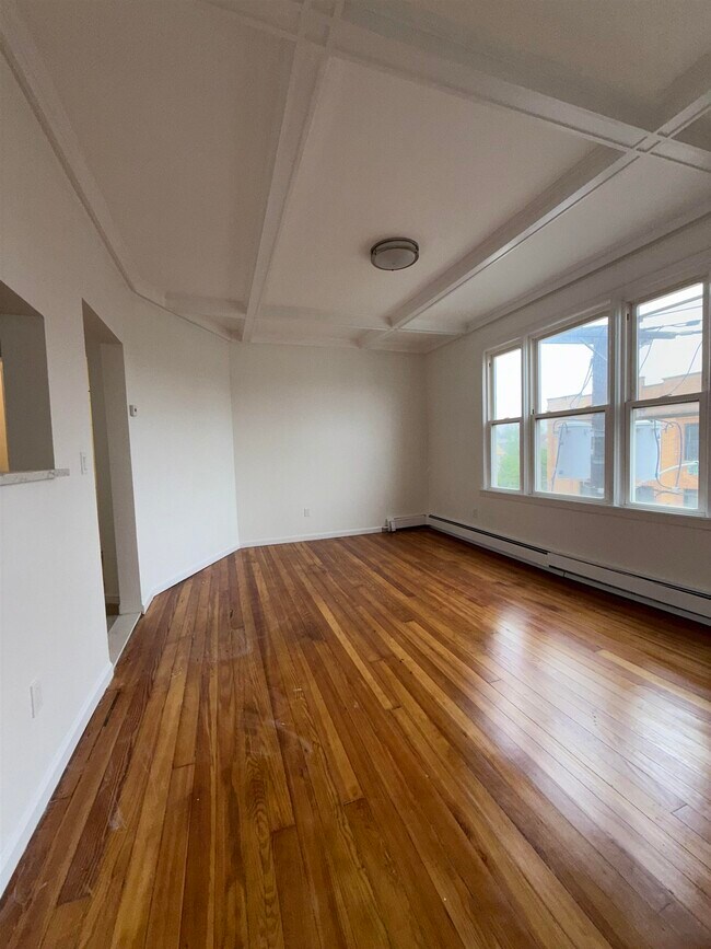 Foto del edificio - 972 Broadway