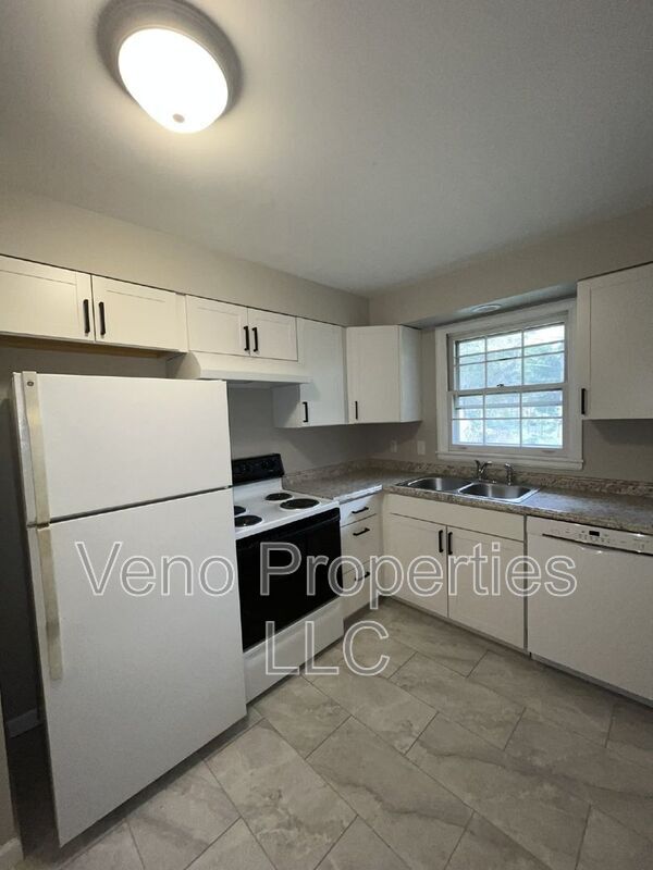 Foto del edificio - 9/11/13 Village Dr.