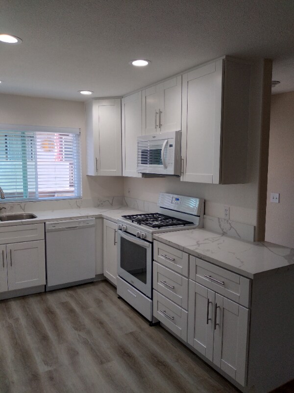 Foto del edificio - 9808 Shirley Gardens Dr