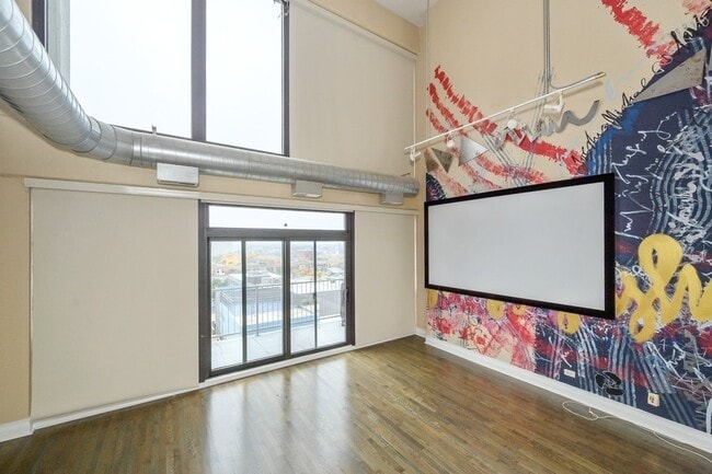 Building Photo - 1530 S State St